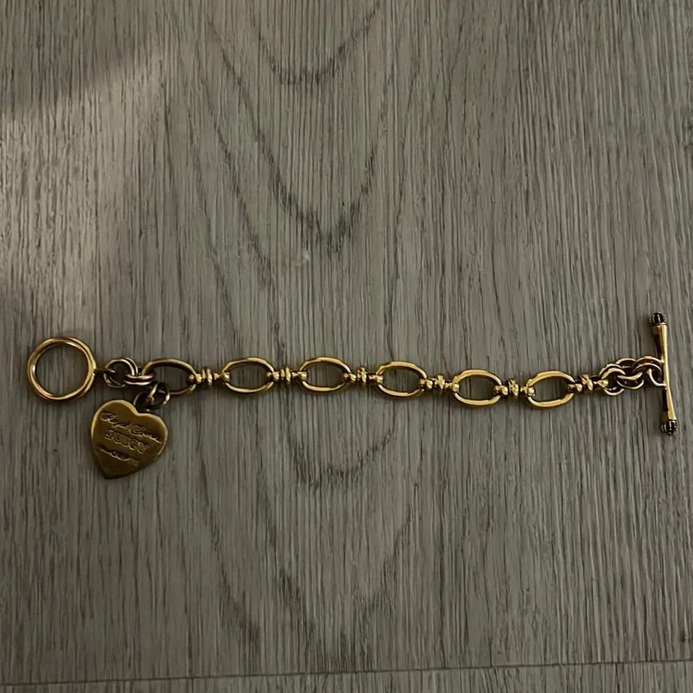 Juicy couture HEART PENDANT BRACELET good condition